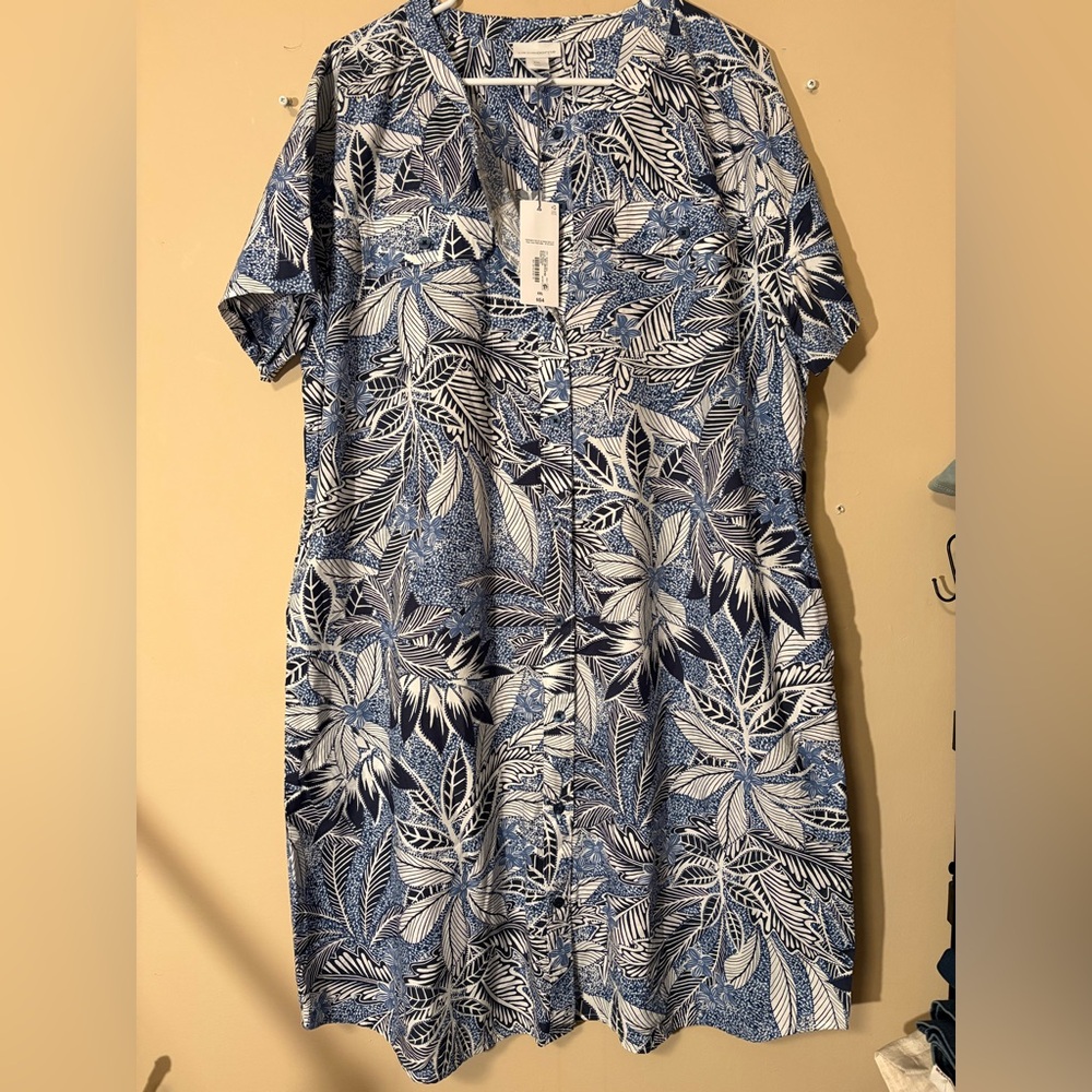 Liz Claiborne Blue Tropical Loose Dress with Side Pockets.